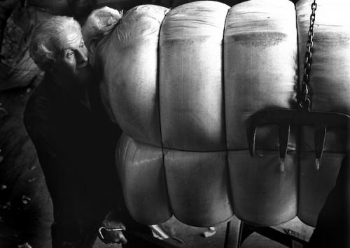 Photograph: Tim Smith | Loading Wool at Legrams Mill in 1987